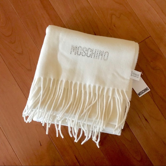 Authentic moschino logo scarf 100% lambs wool blogger style